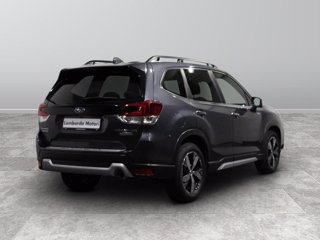 SUBARU Forester 2.0i e-boxer premium lineartronic